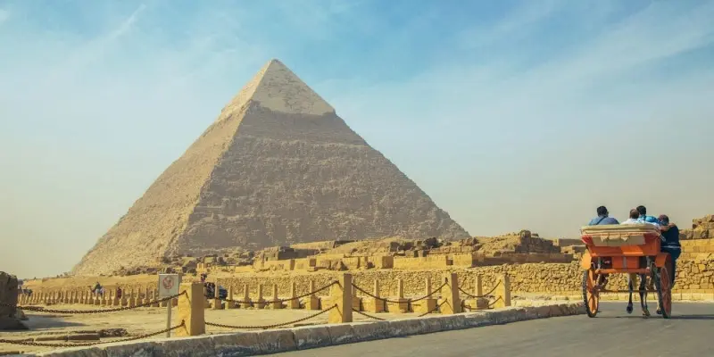 pyramid-of-khafre-giza-1677747788D6PqD-1